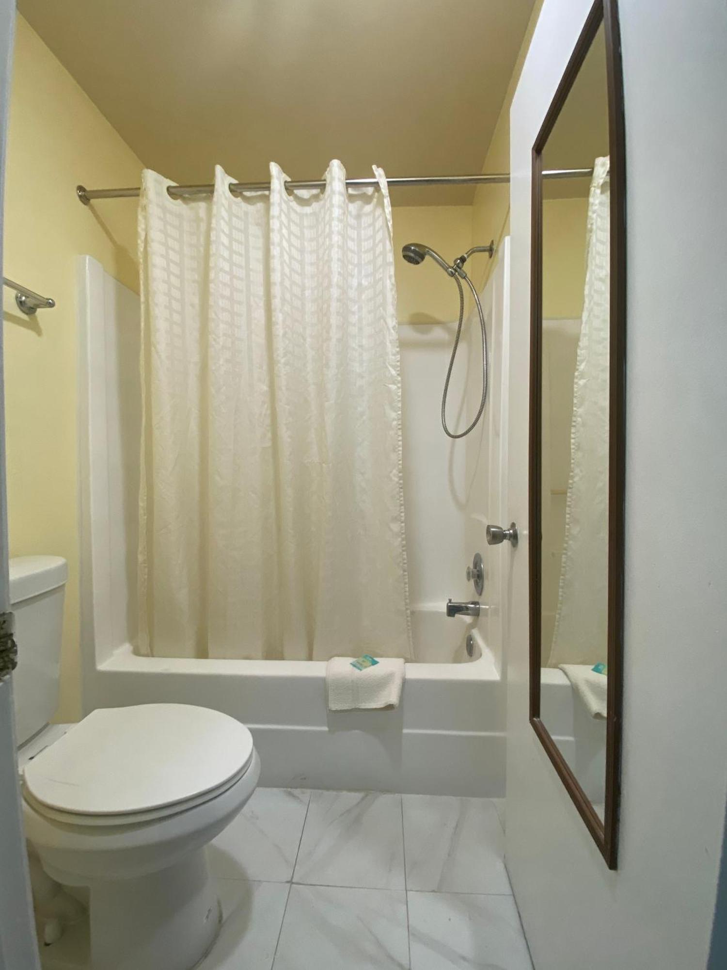 Maple Leaf Inn & Suites Kissimmee Esterno foto
